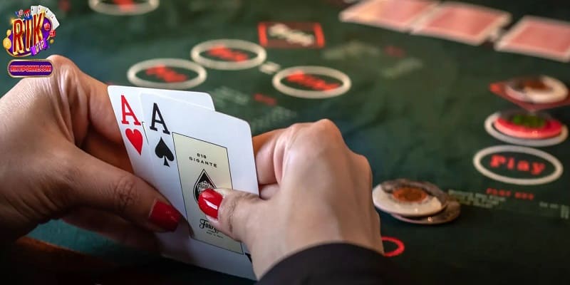 Thùng phá sảnh trong Xì tố (Straight Flush)