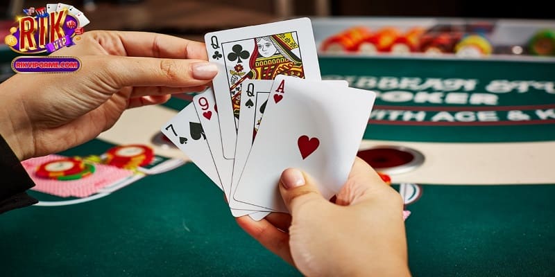 Chiến lược chơi Stud Poker online hiệu quả